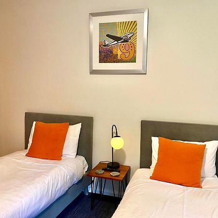 The Warby, Where Mid-Century Style Meets The Mountains Ворбертон Екстер'єр фото